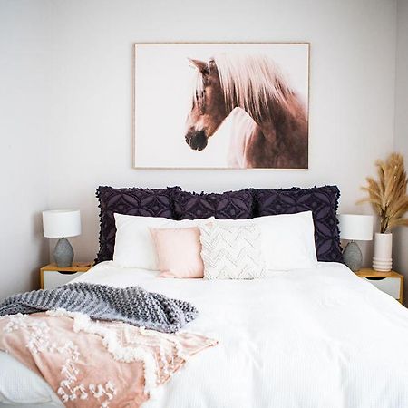 Hotel Rustling Oaks Nz Boho Pool House Cambridge Exteriér fotografie
